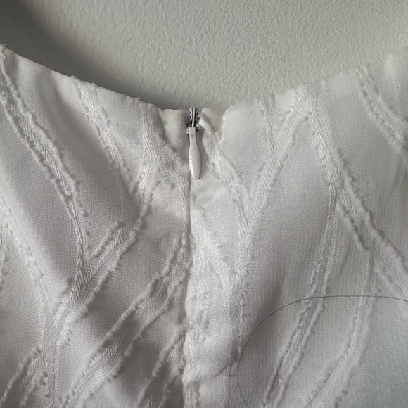 Printed Jacard lantern sleeve little white Dress - Picture 4 of 11